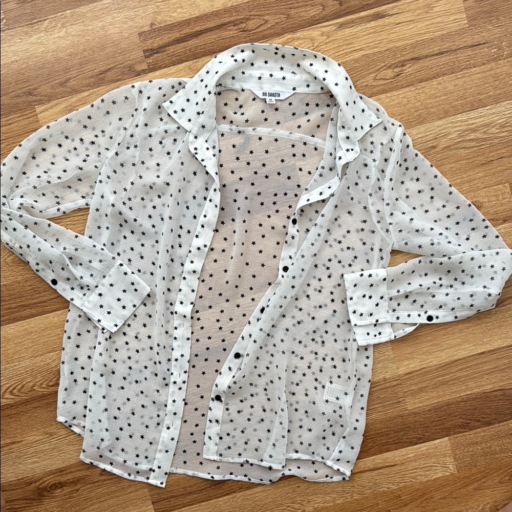 BB Dakota Sheer button down Blouse with Star Pattern medium like new - Picture 4 of 13